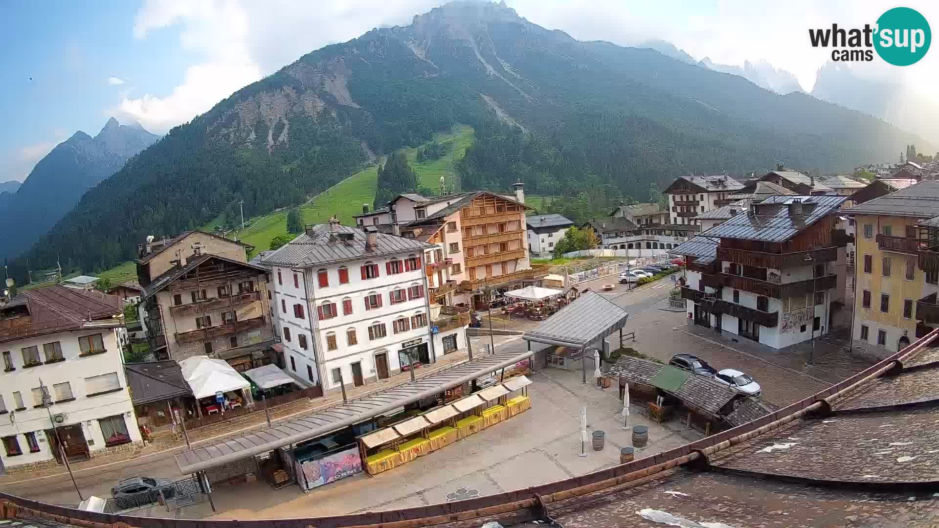 Piazza centrale di Forni di Sopra