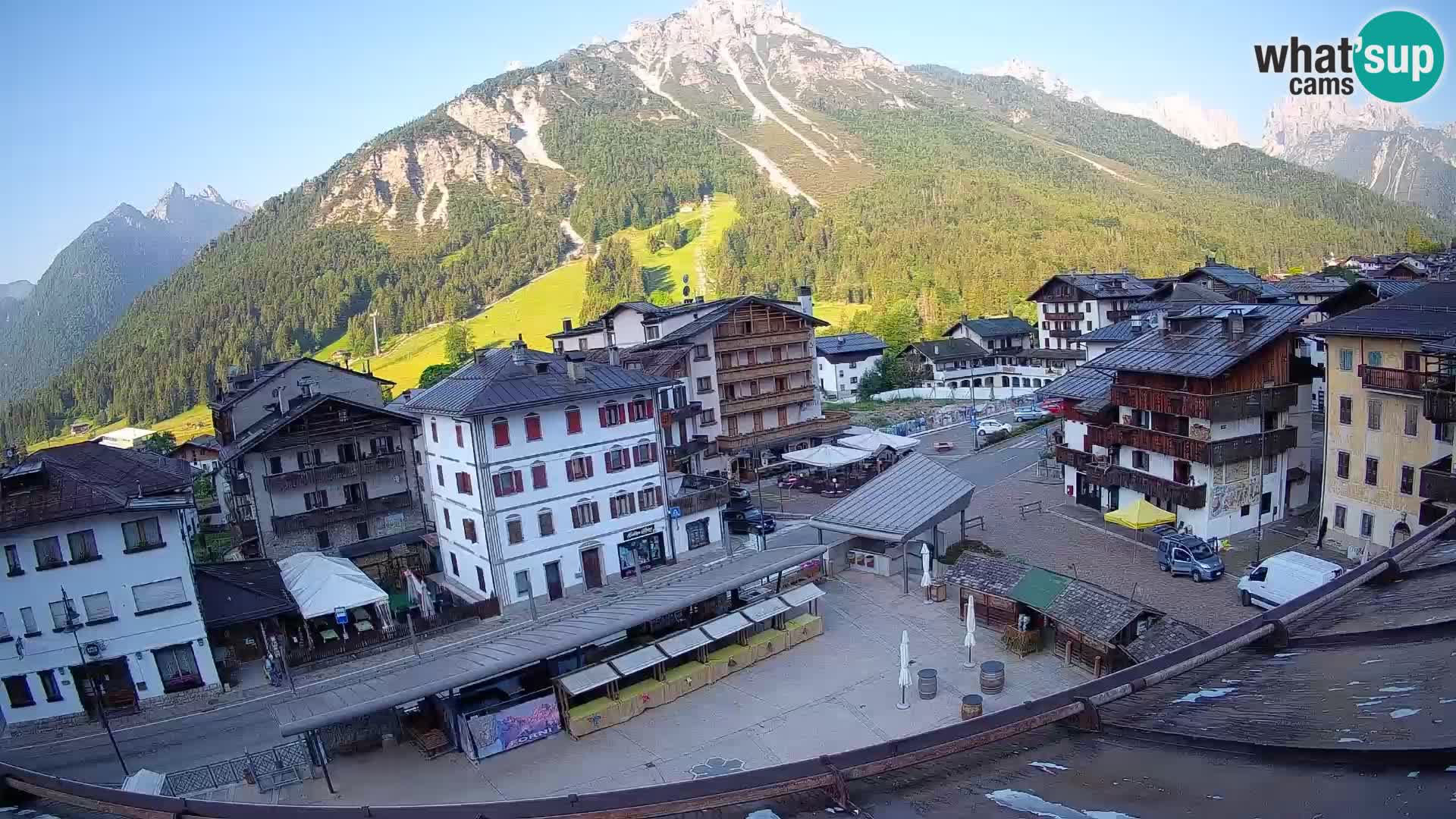 Piazza centrale di Forni di Sopra