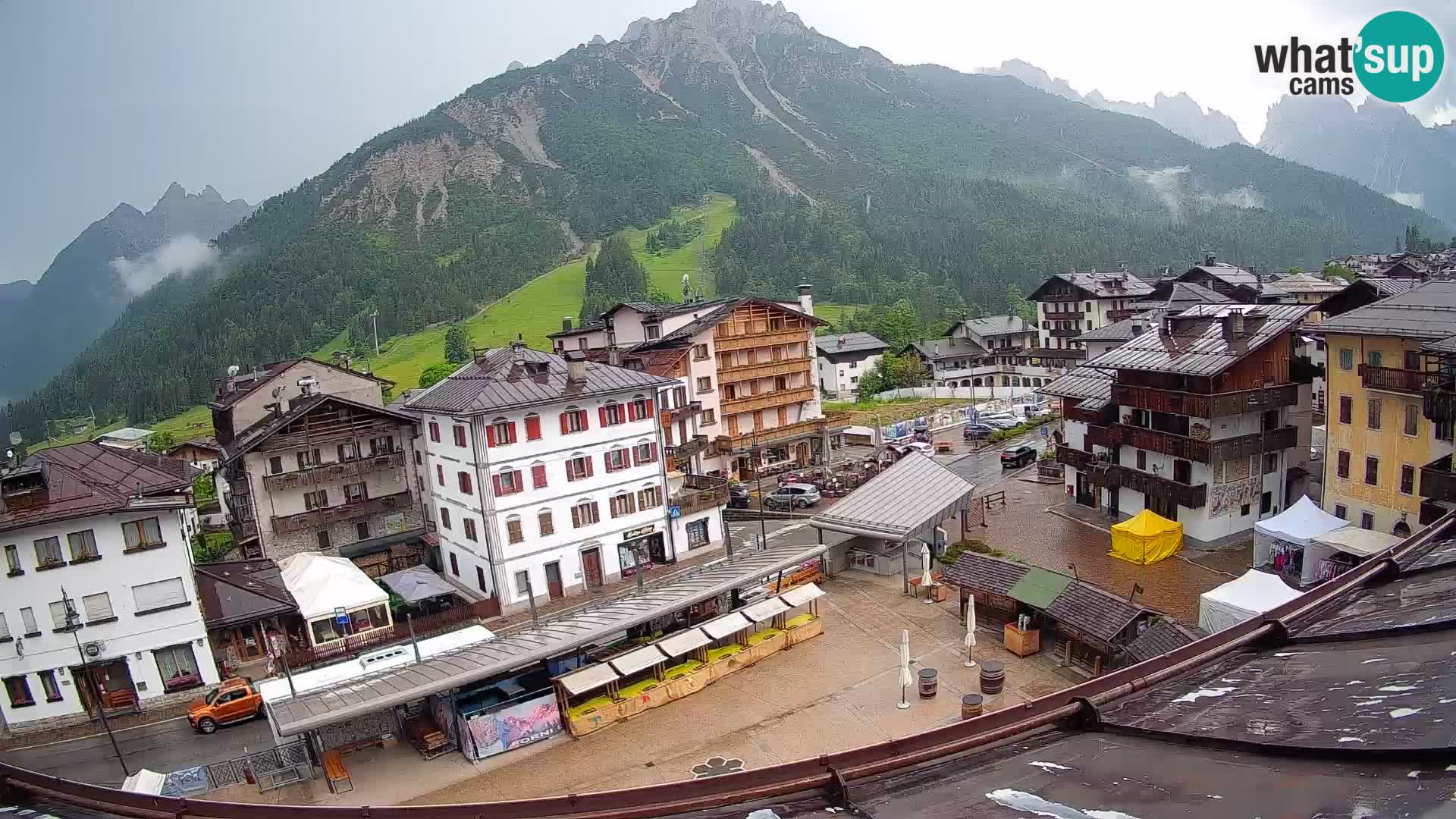Plaza principal de Forni di Sopra
