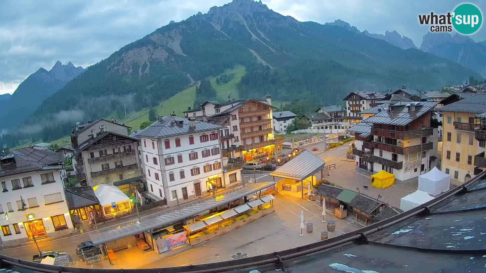 Plaza principal de Forni di Sopra