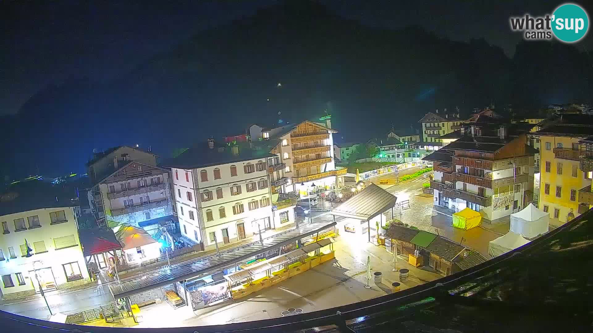 Plaza principal de Forni di Sopra