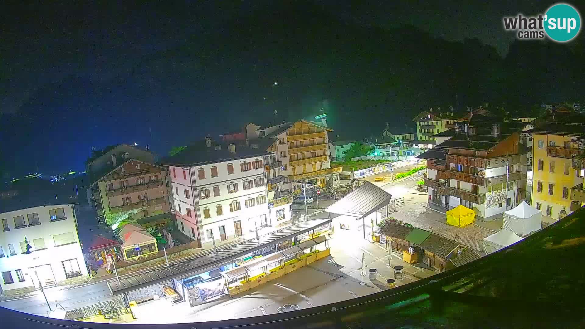 Piazza centrale di Forni di Sopra