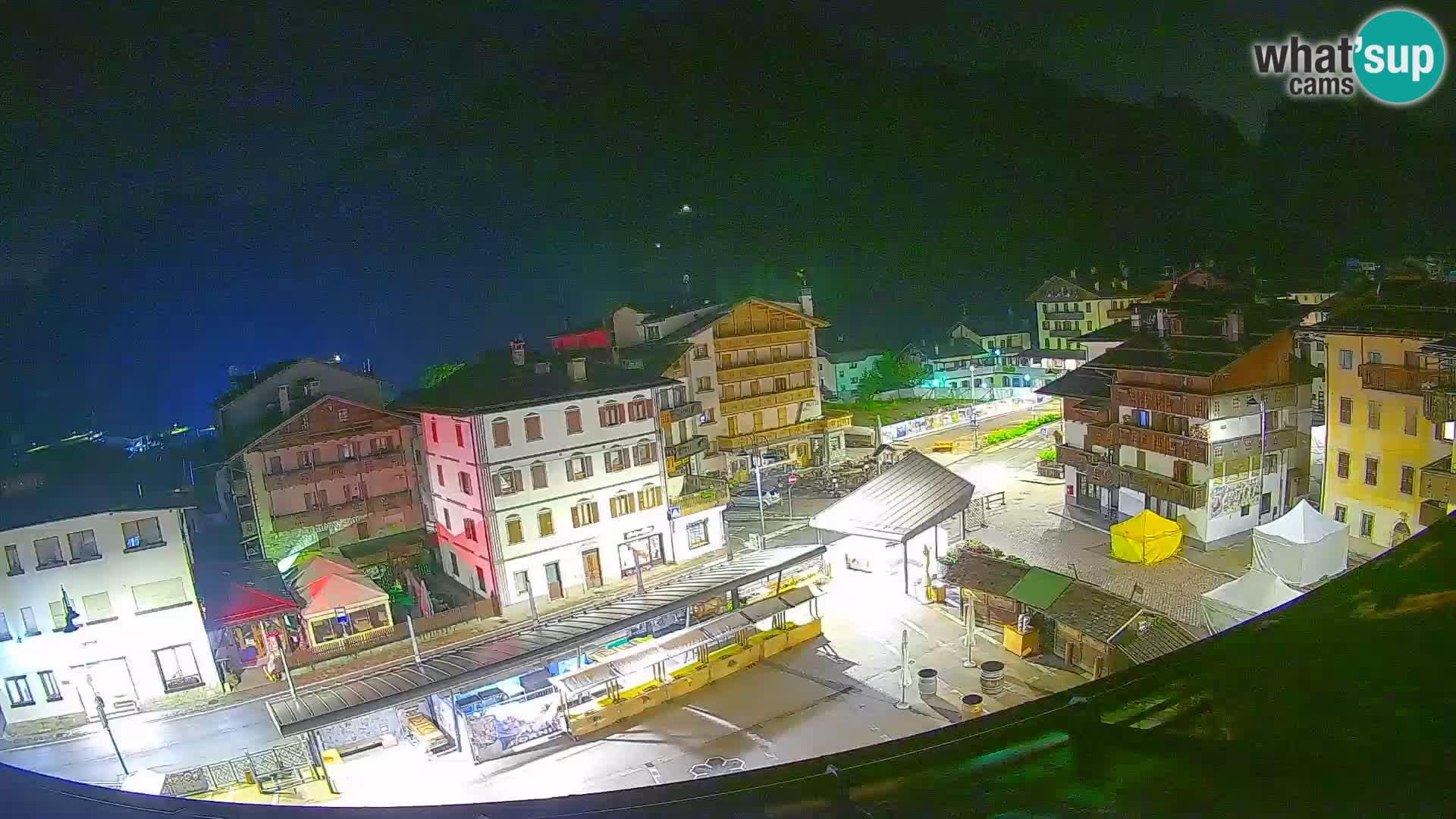 Plaza principal de Forni di Sopra