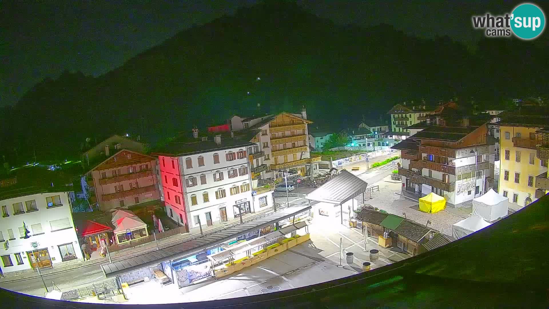 Hauptplatz von Forni di Sopra
