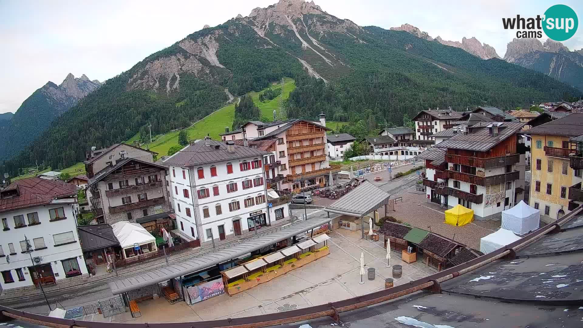 Plaza principal de Forni di Sopra