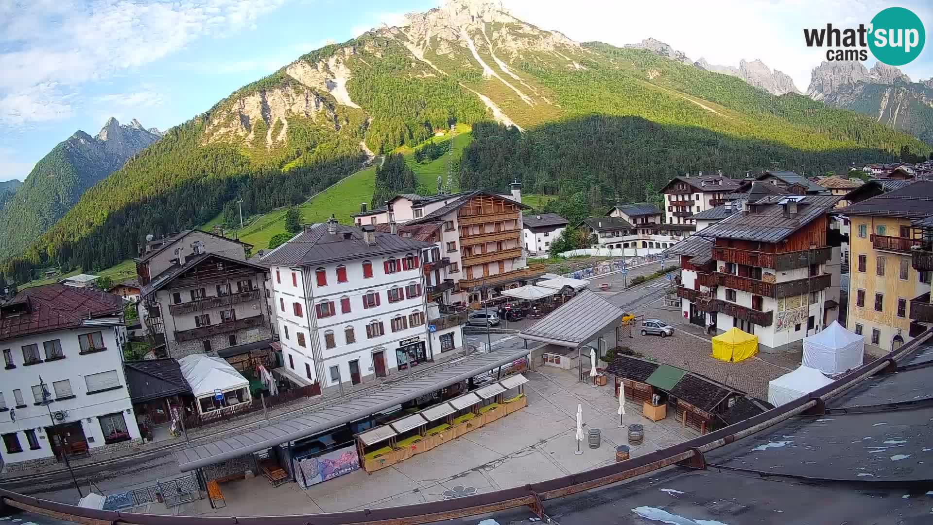 Piazza centrale di Forni di Sopra