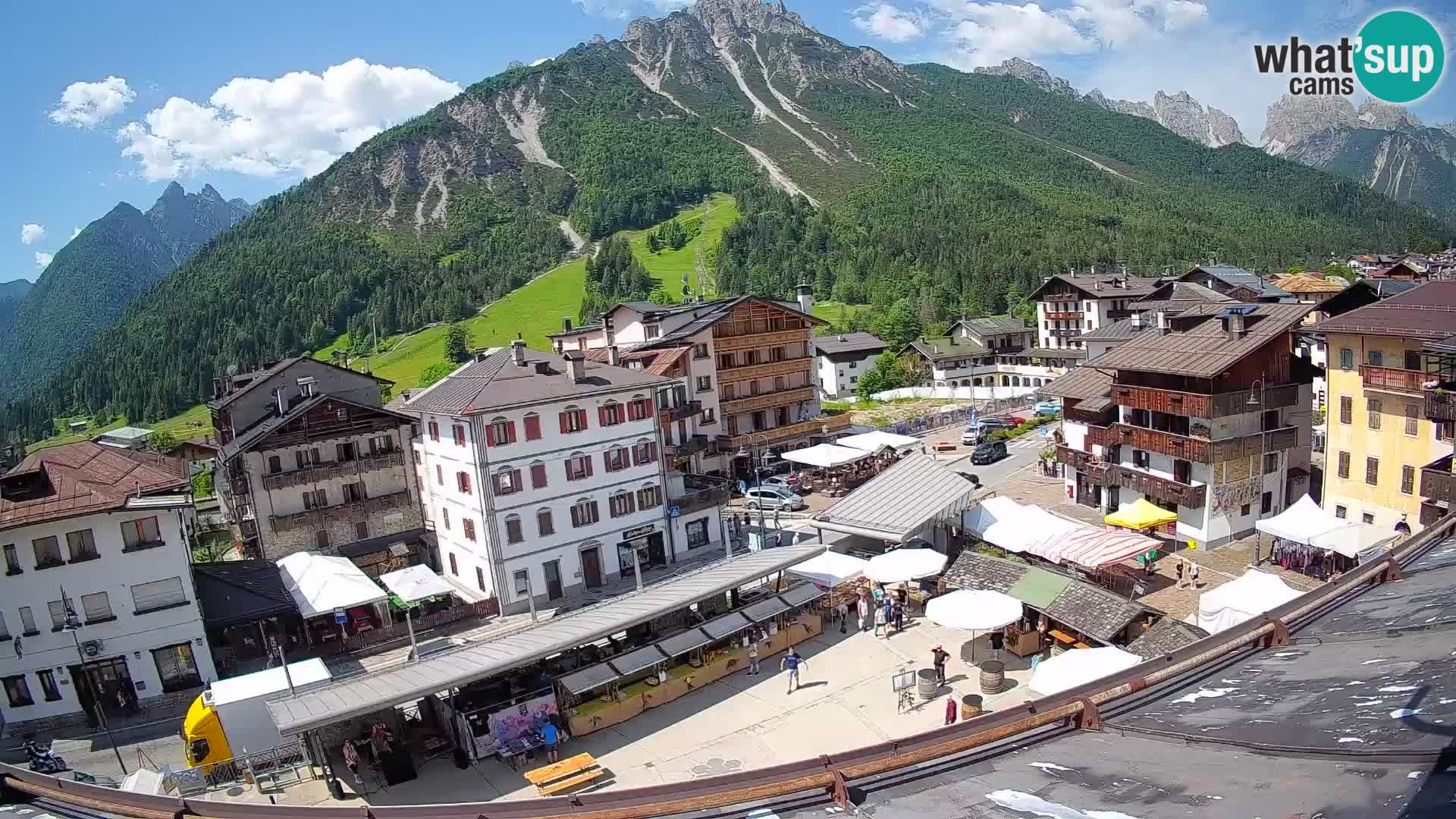 Hauptplatz von Forni di Sopra