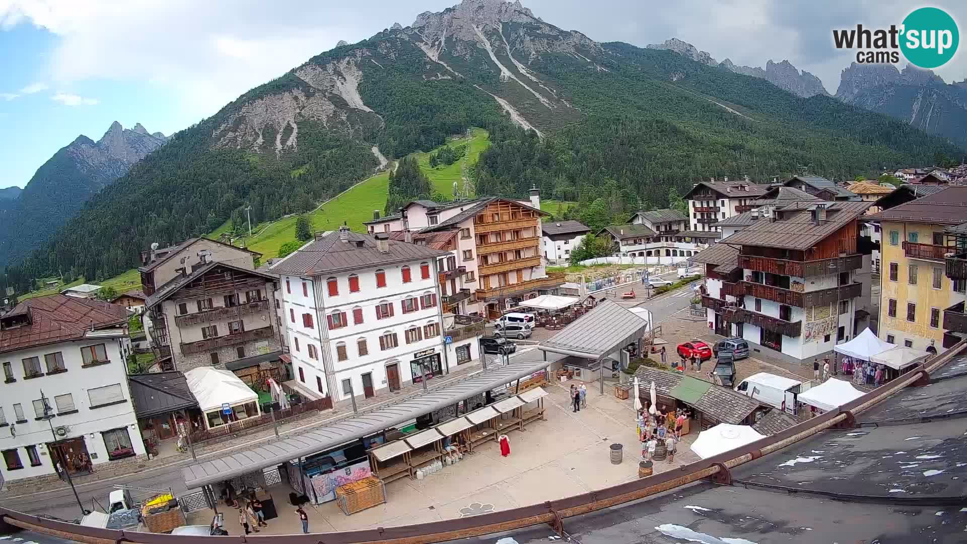 Plaza principal de Forni di Sopra