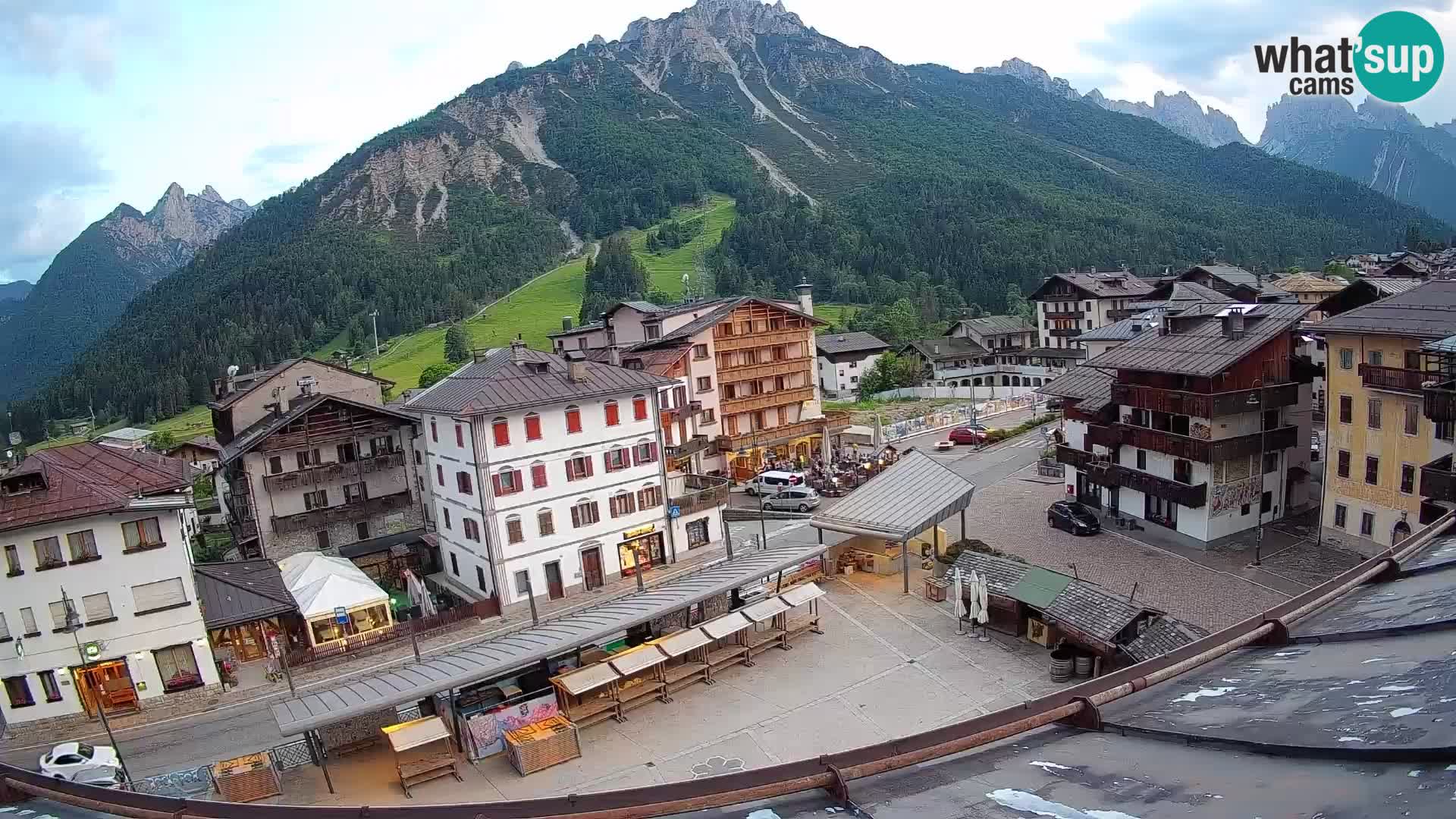 Plaza principal de Forni di Sopra