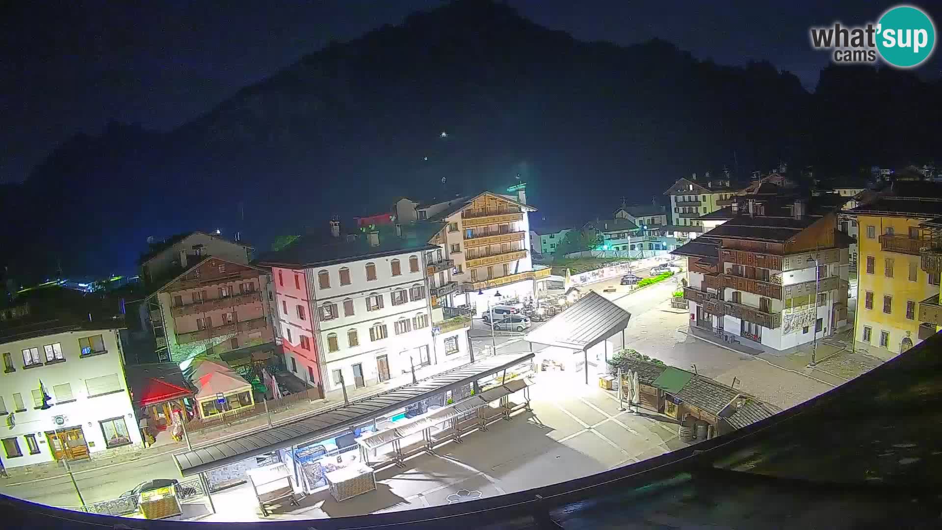 Piazza centrale di Forni di Sopra