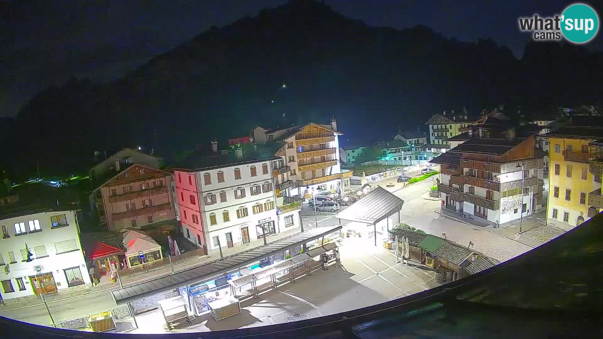 Plaza principal de Forni di Sopra