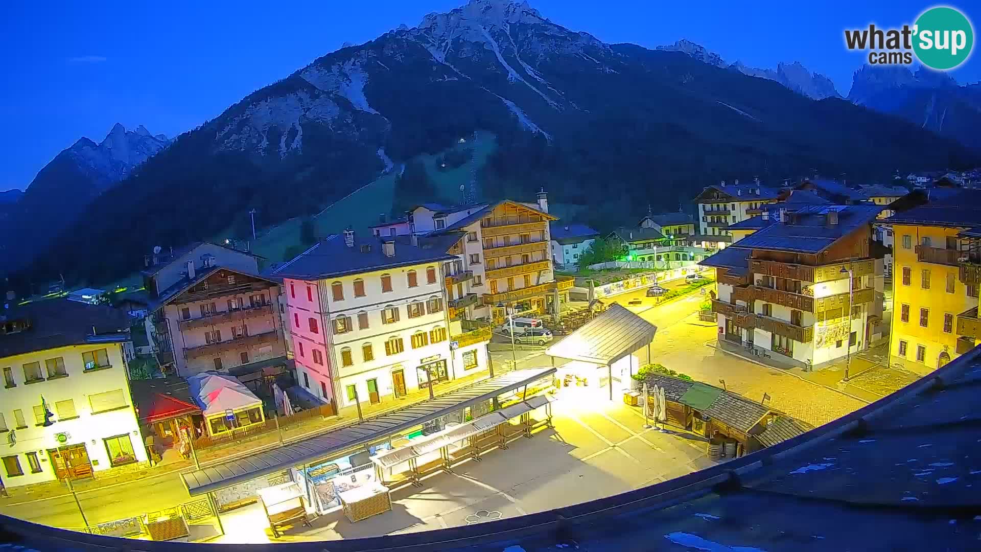 Plaza principal de Forni di Sopra