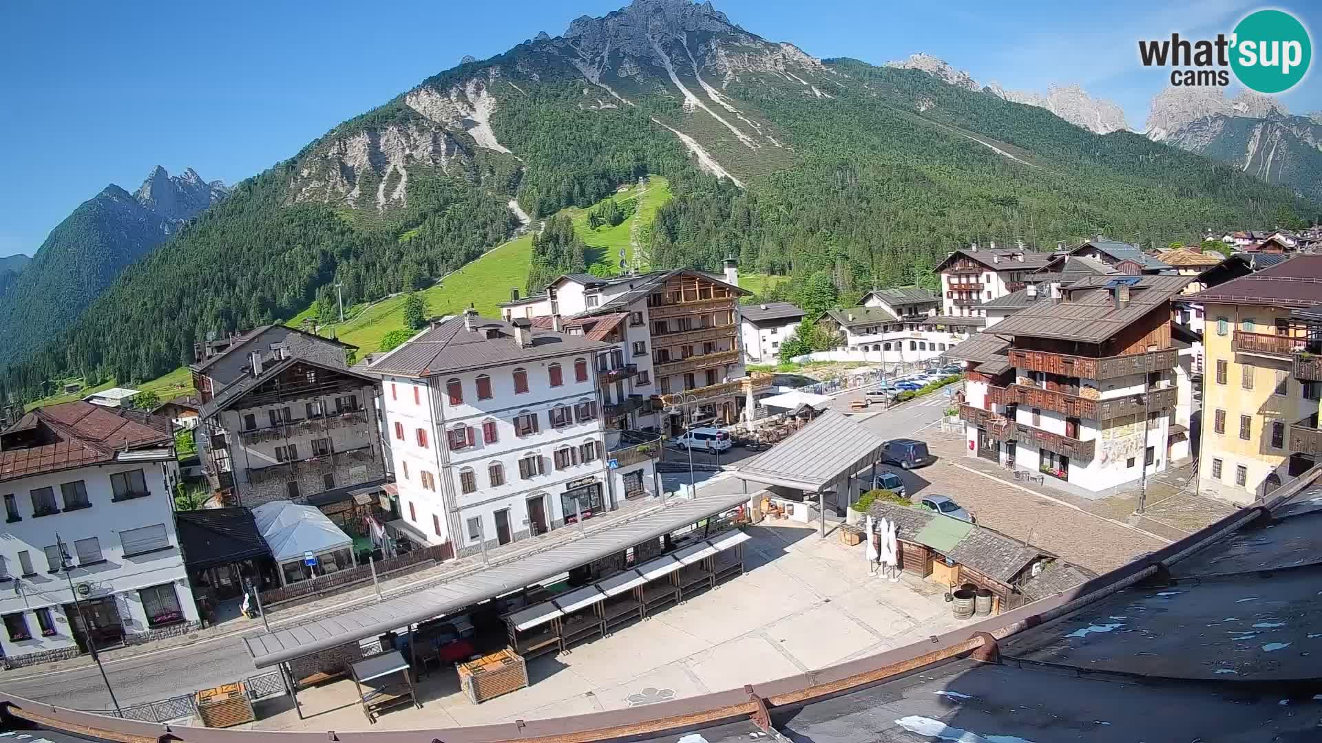 Plaza principal de Forni di Sopra