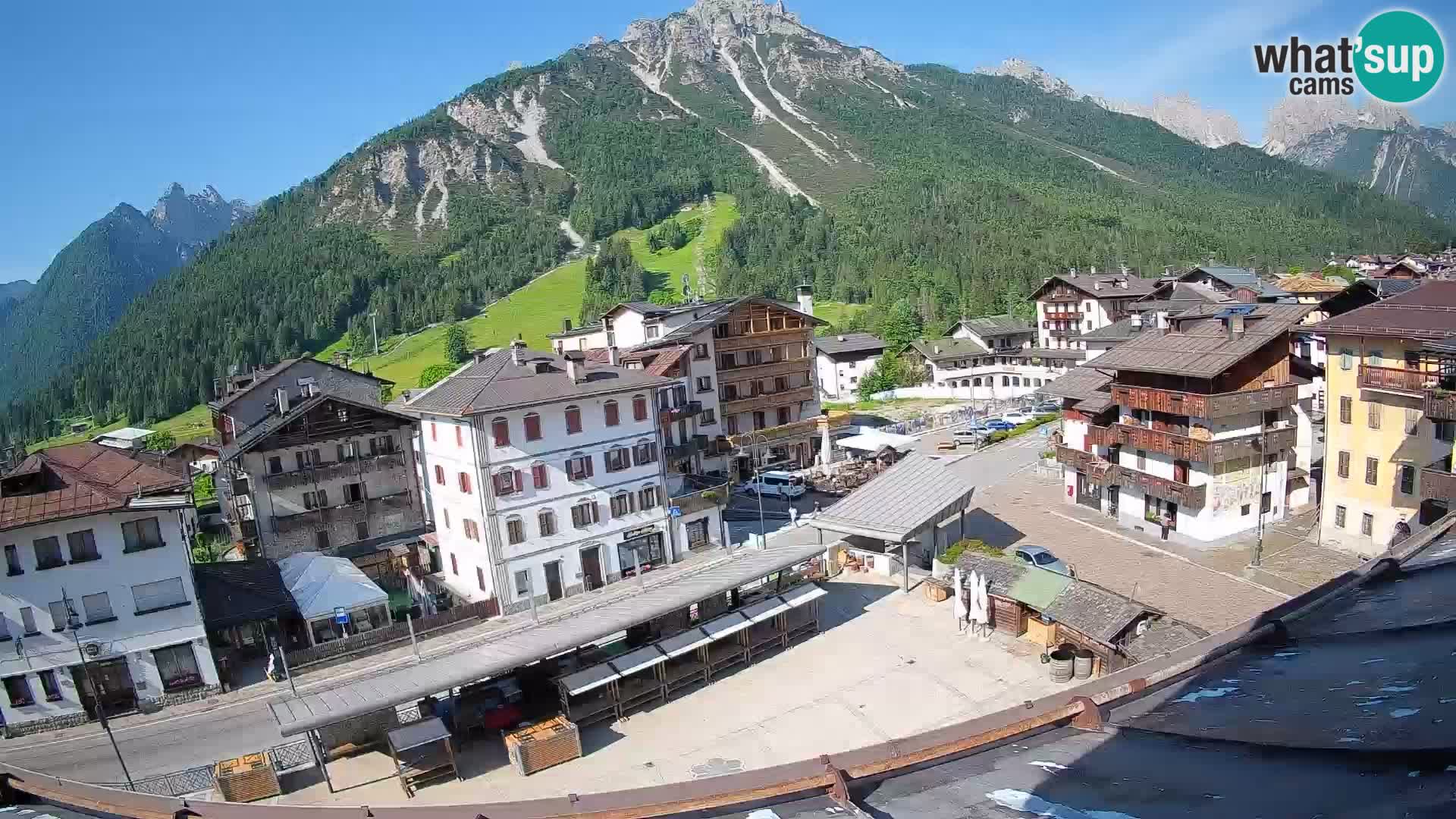 Piazza centrale di Forni di Sopra