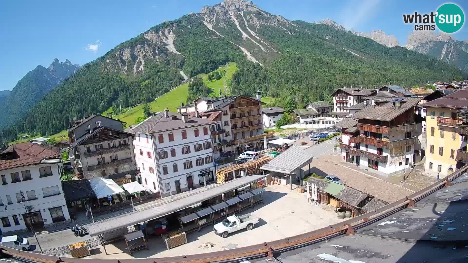 Hauptplatz von Forni di Sopra