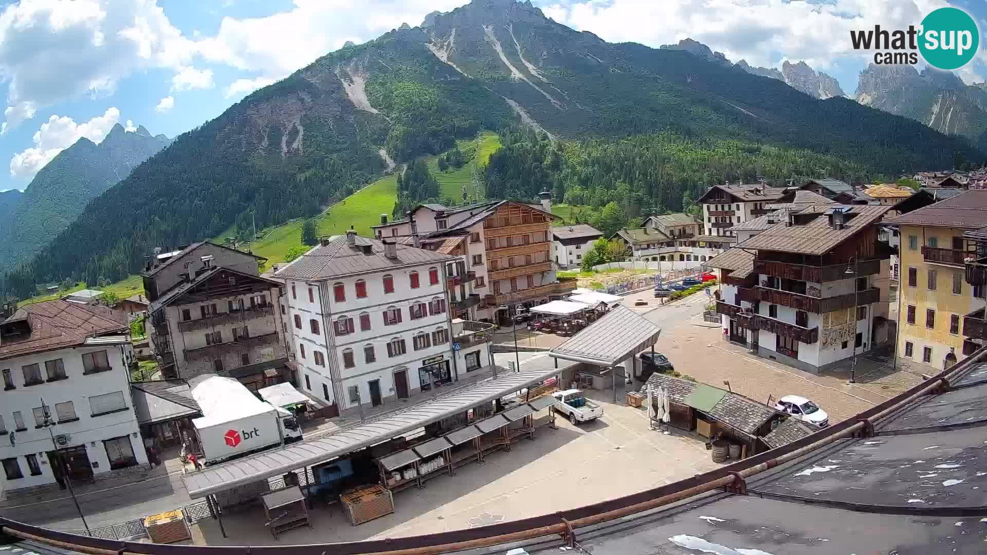 Piazza centrale di Forni di Sopra
