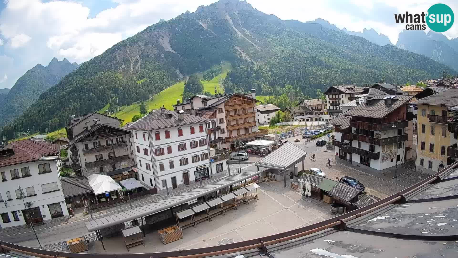 Plaza principal de Forni di Sopra