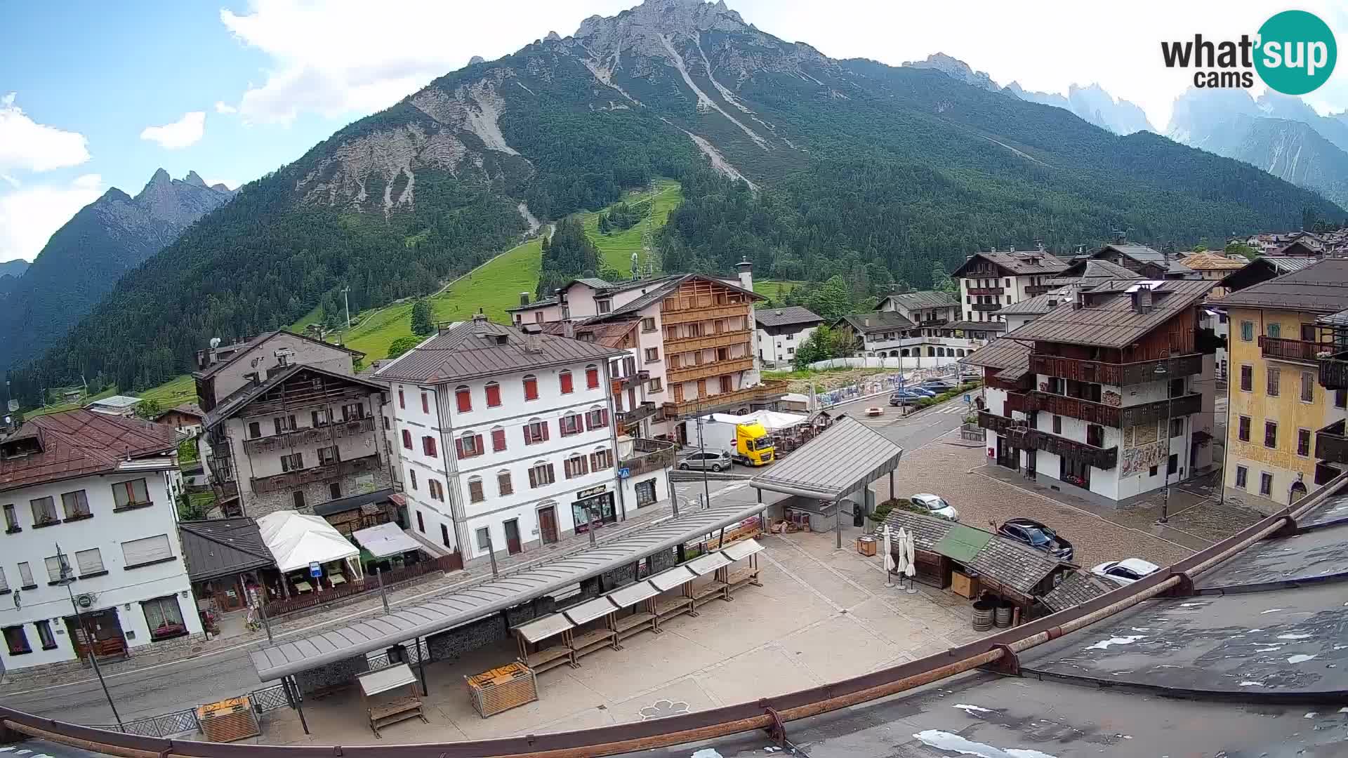 Hauptplatz von Forni di Sopra