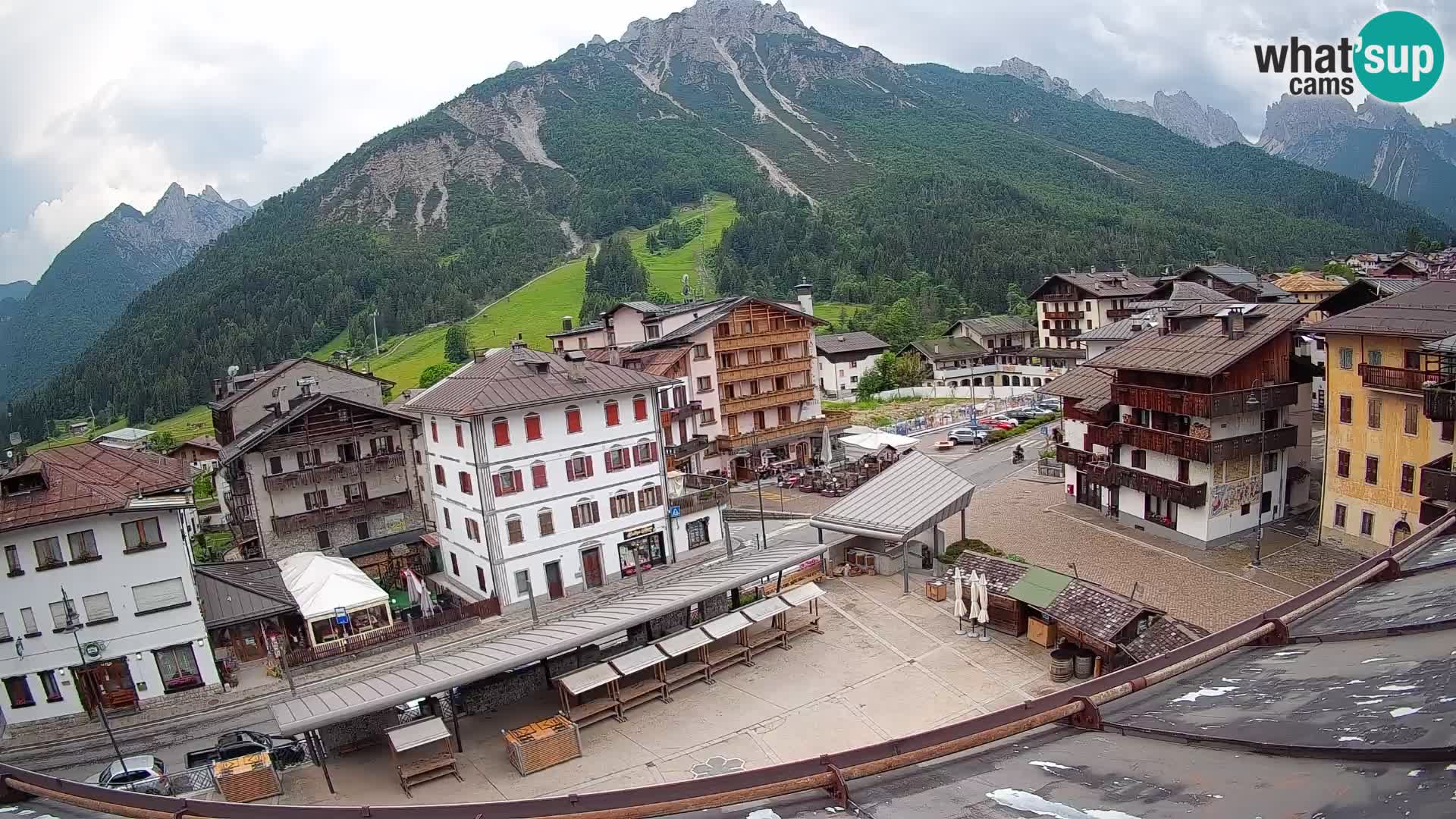 Piazza centrale di Forni di Sopra