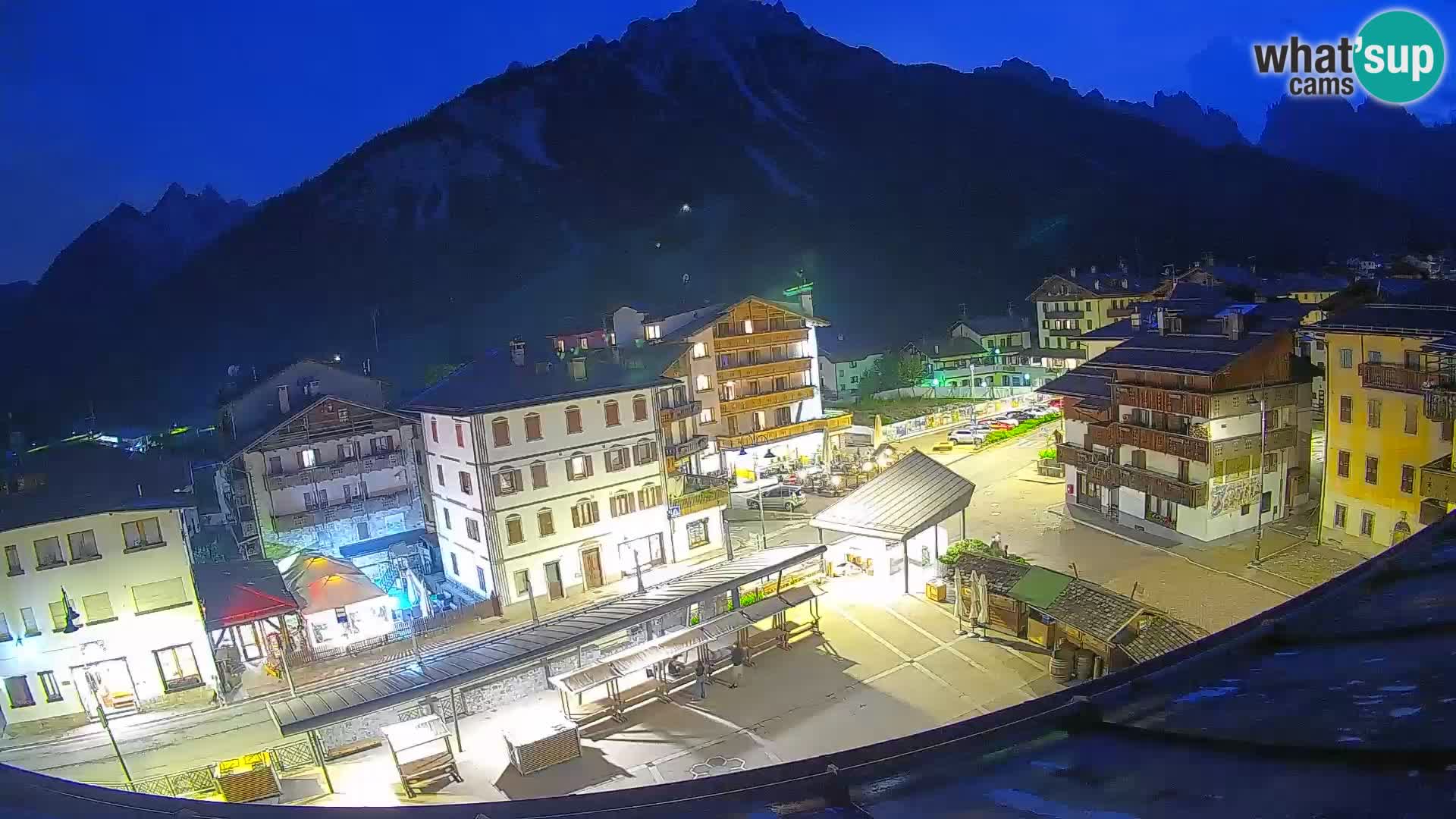 Piazza centrale di Forni di Sopra
