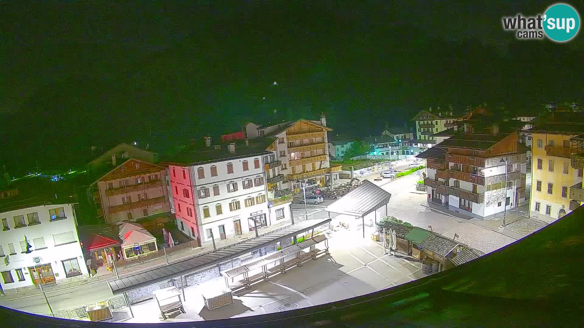Piazza centrale di Forni di Sopra