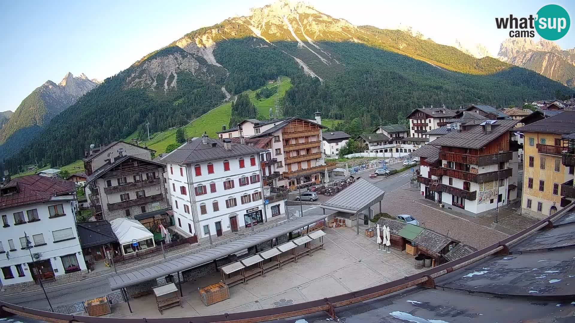 Plaza principal de Forni di Sopra