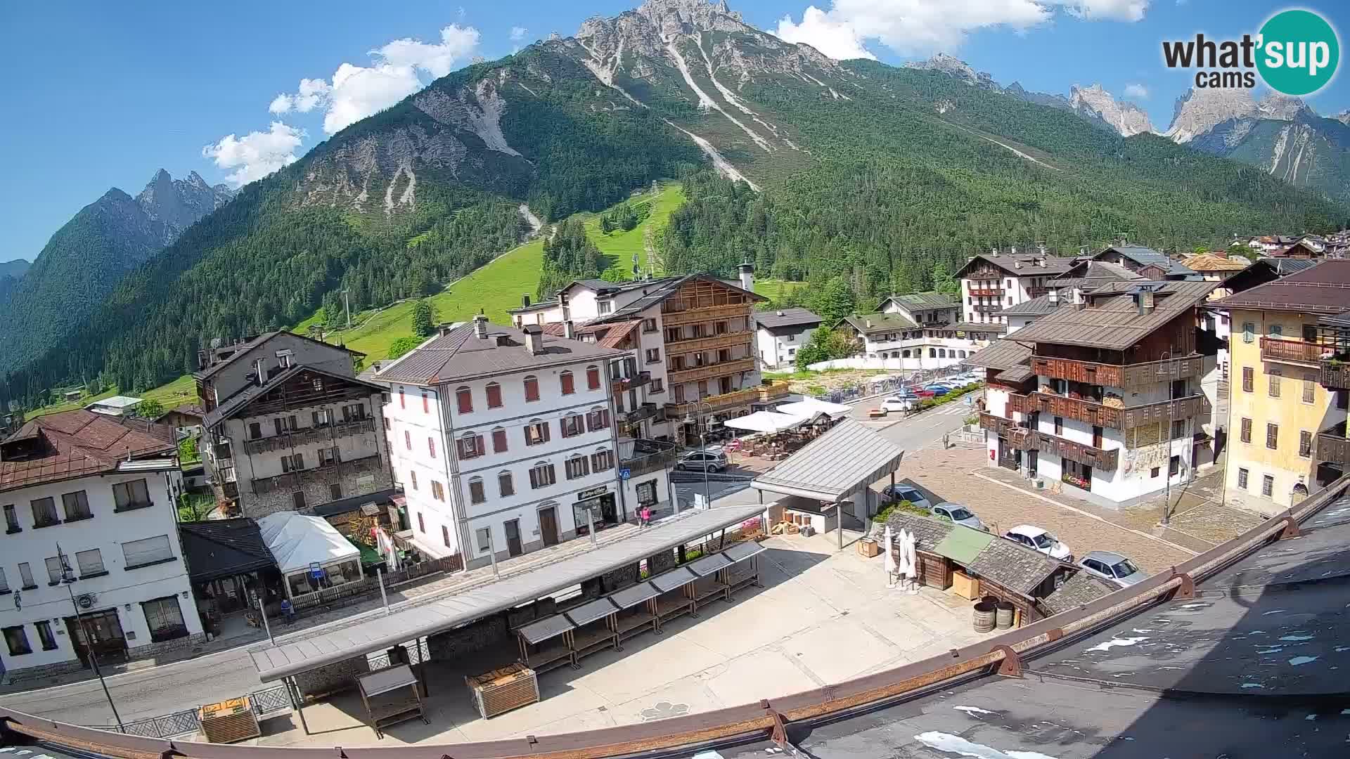 Piazza centrale di Forni di Sopra