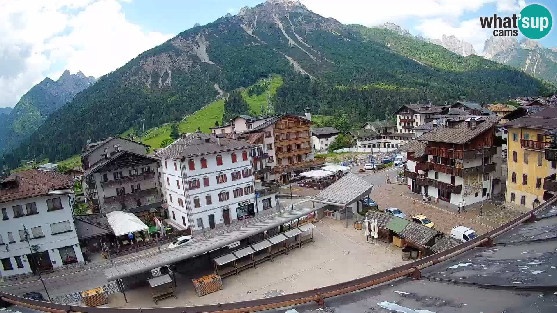 Piazza centrale di Forni di Sopra