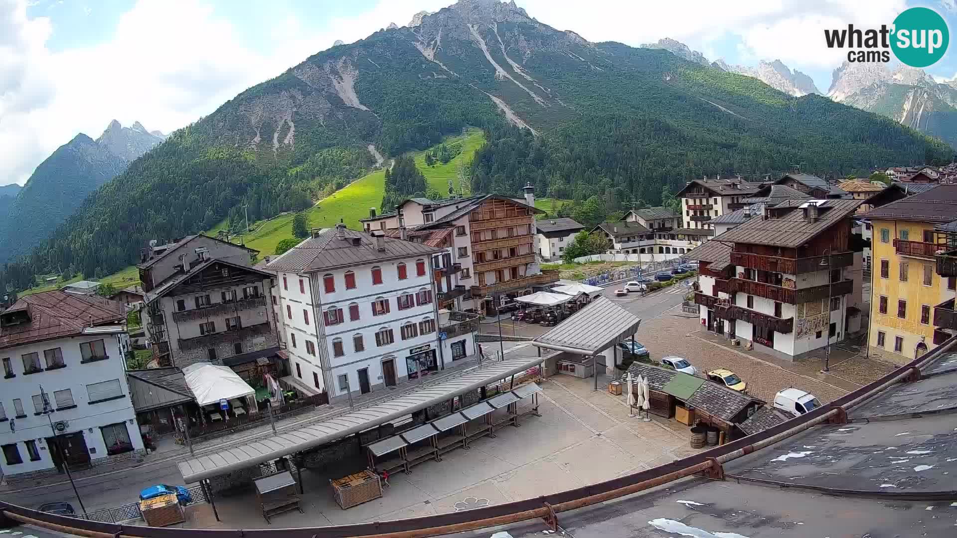 Piazza centrale di Forni di Sopra