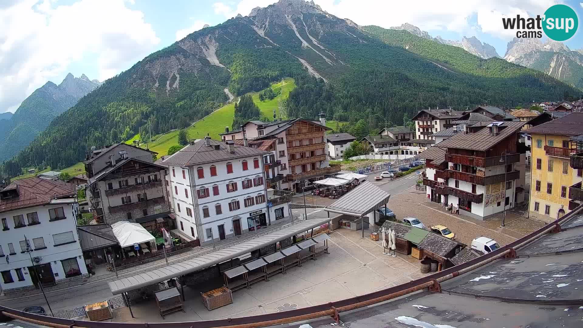Piazza centrale di Forni di Sopra