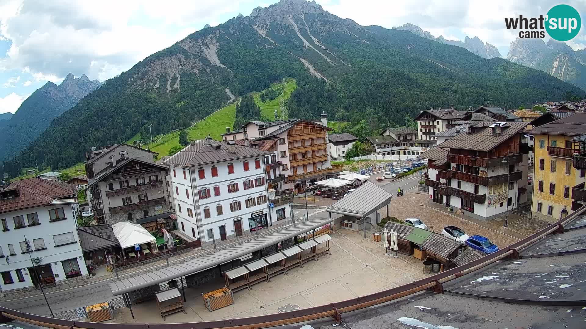 Piazza centrale di Forni di Sopra