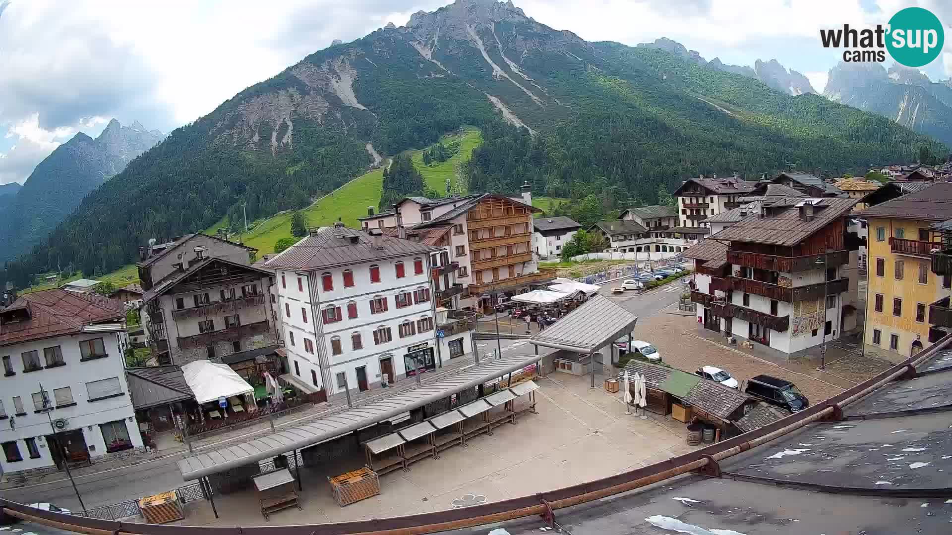 Plaza principal de Forni di Sopra