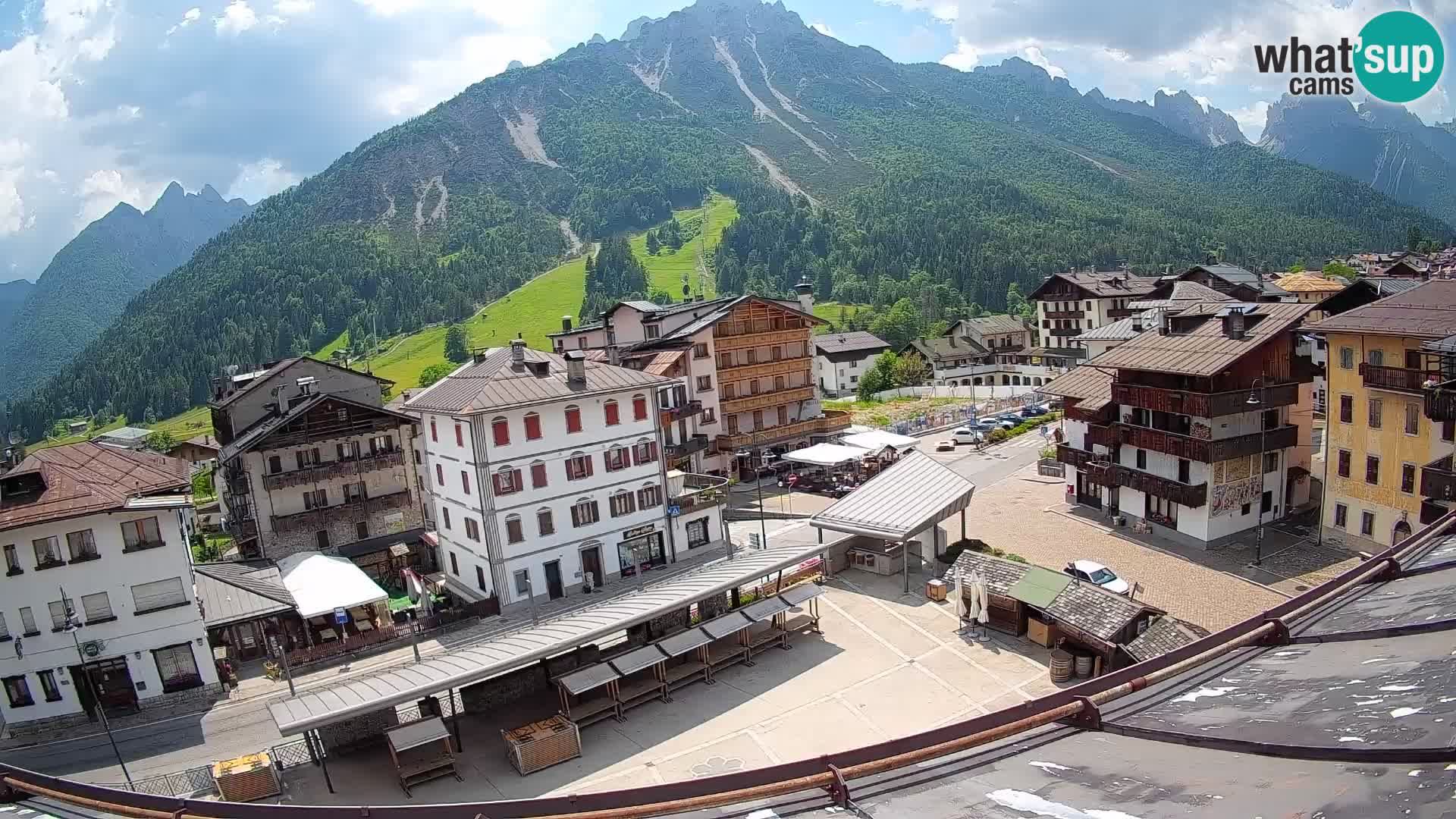 Plaza principal de Forni di Sopra