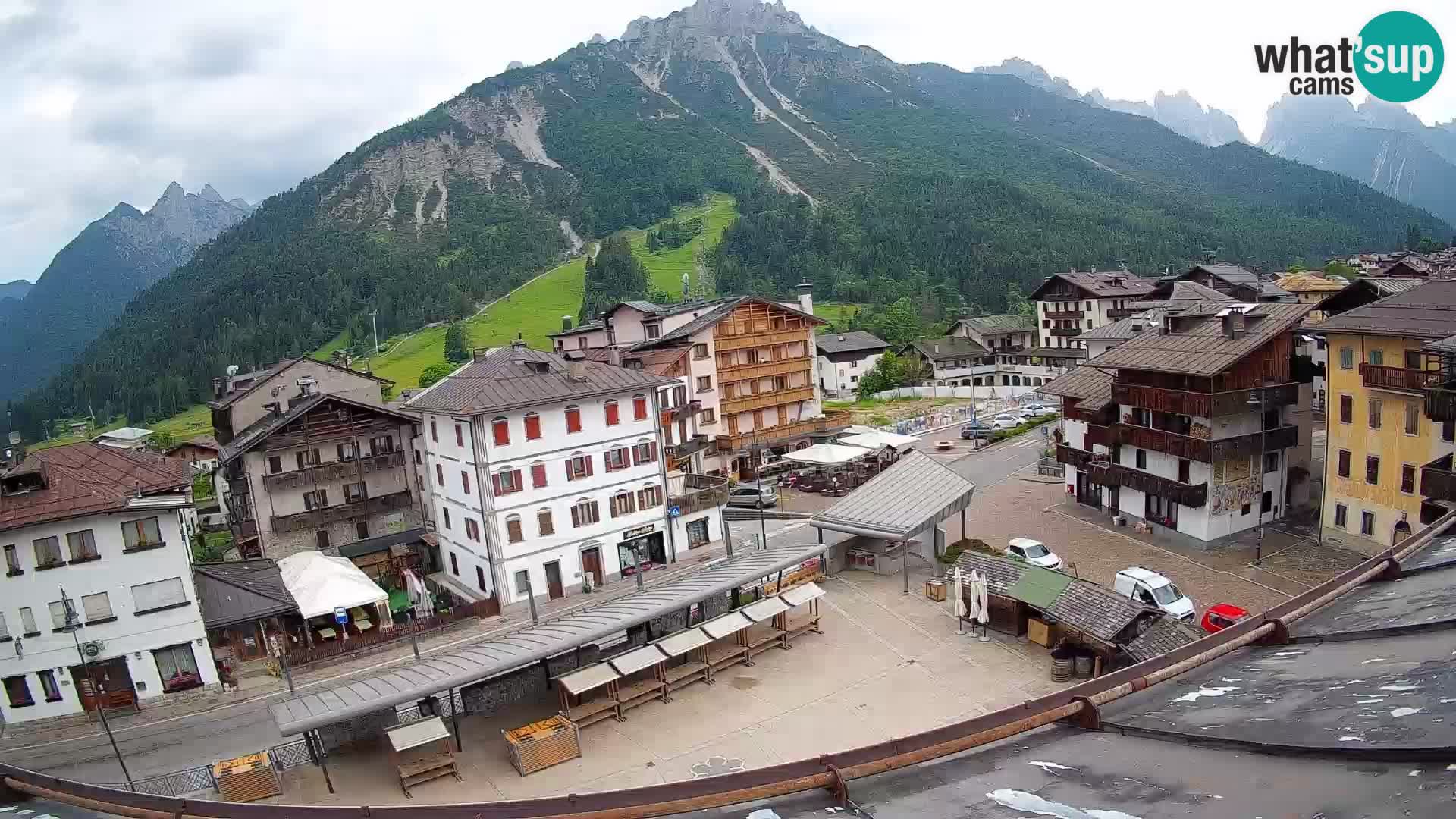 Plaza principal de Forni di Sopra