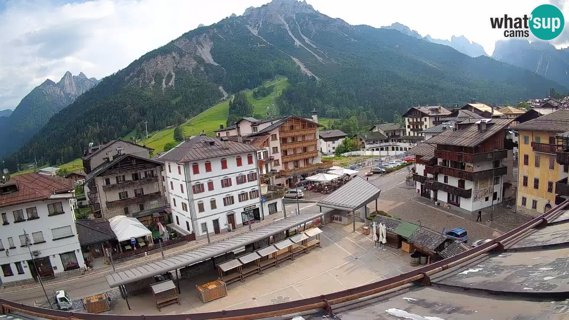 Piazza centrale di Forni di Sopra