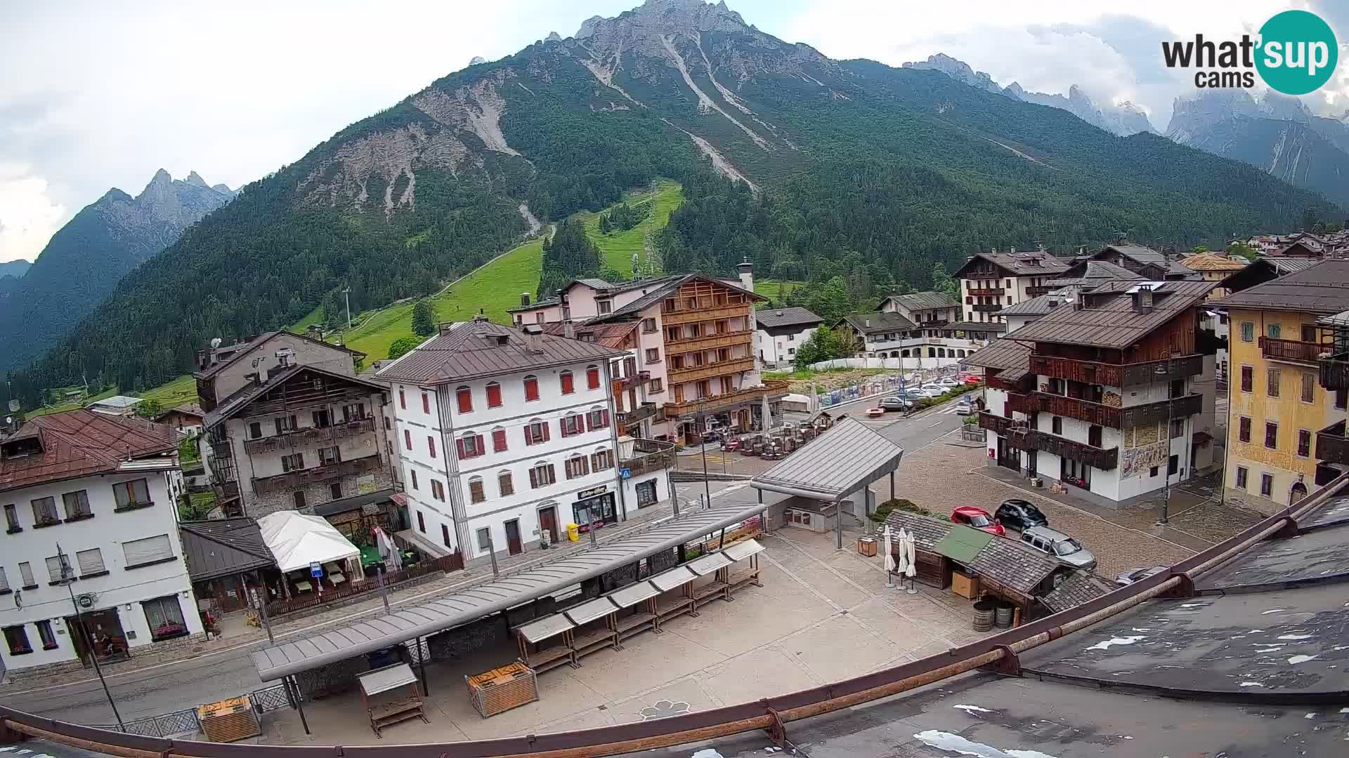 Piazza centrale di Forni di Sopra