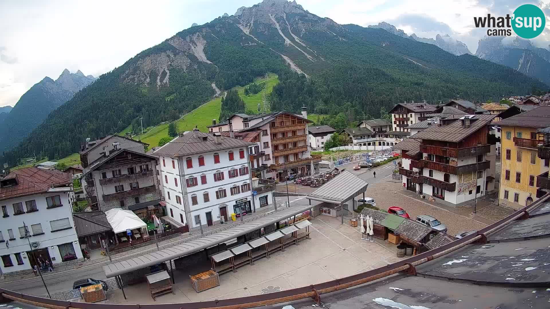 Plaza principal de Forni di Sopra