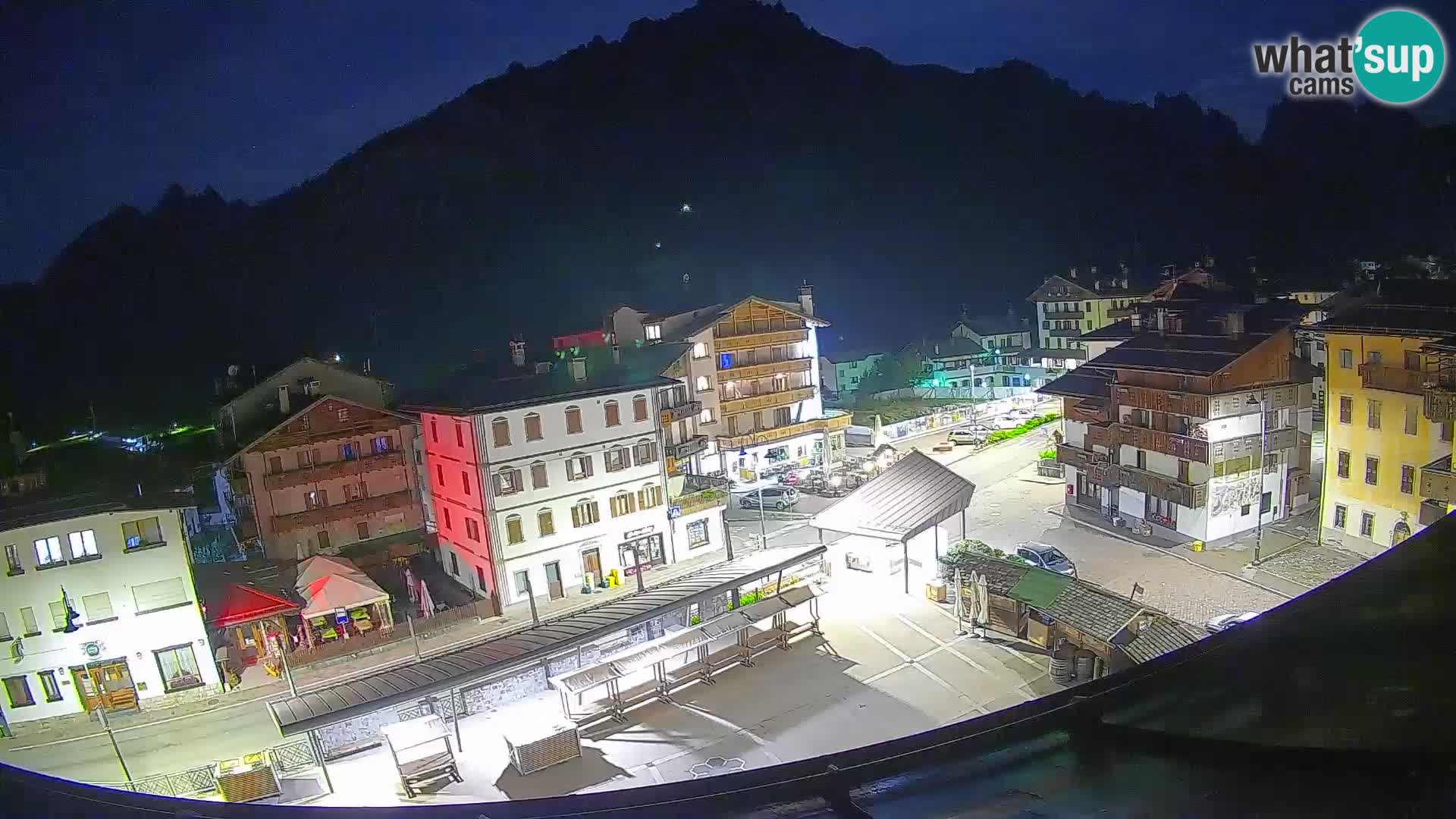 Piazza centrale di Forni di Sopra