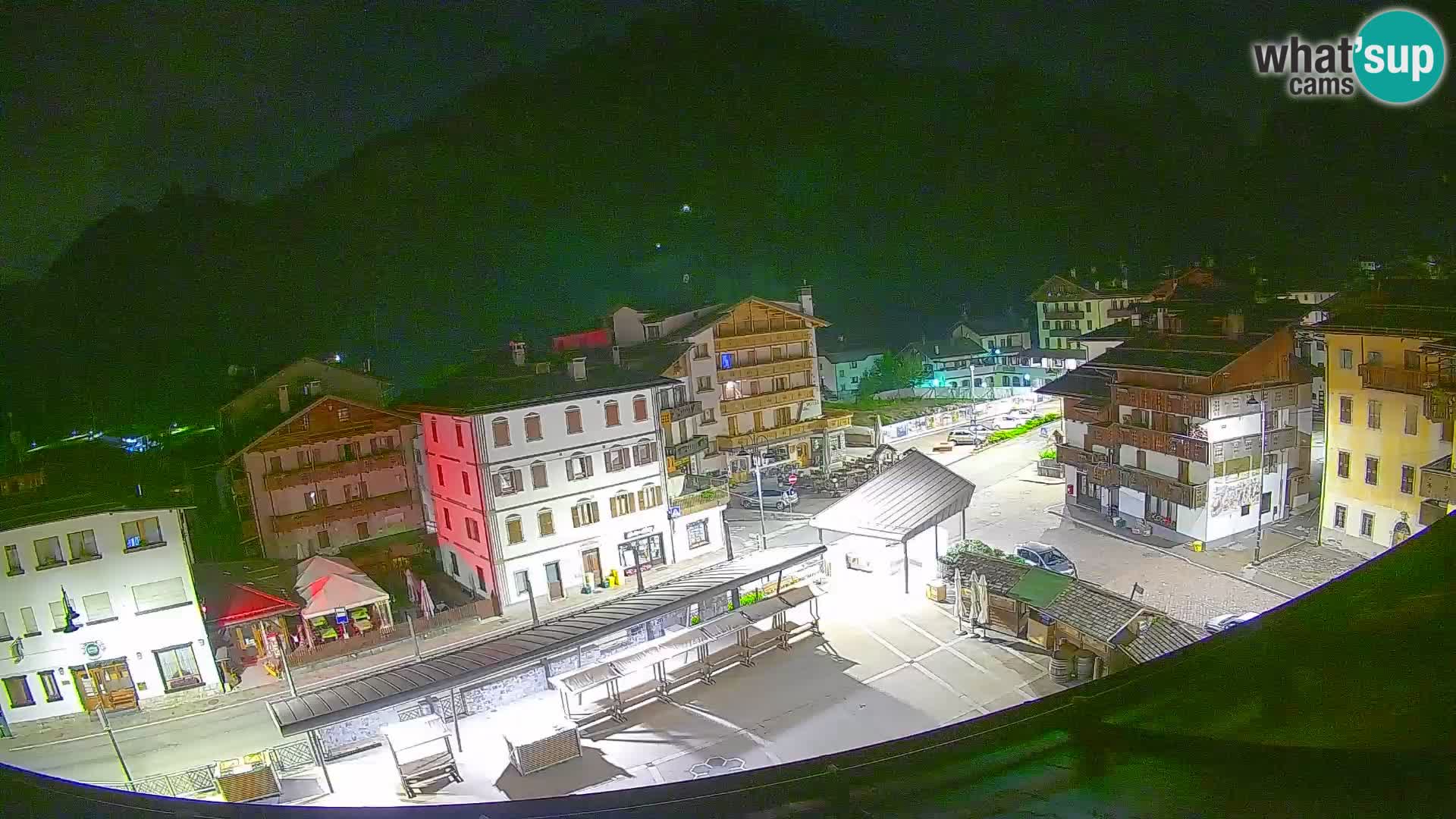 Plaza principal de Forni di Sopra