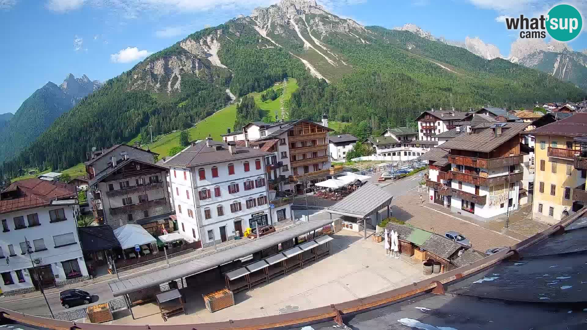 Piazza centrale di Forni di Sopra