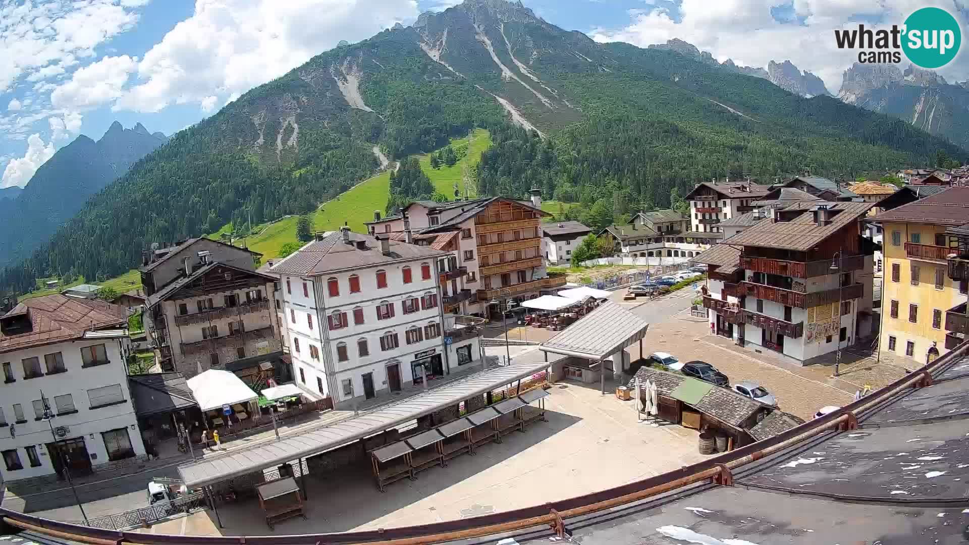Plaza principal de Forni di Sopra