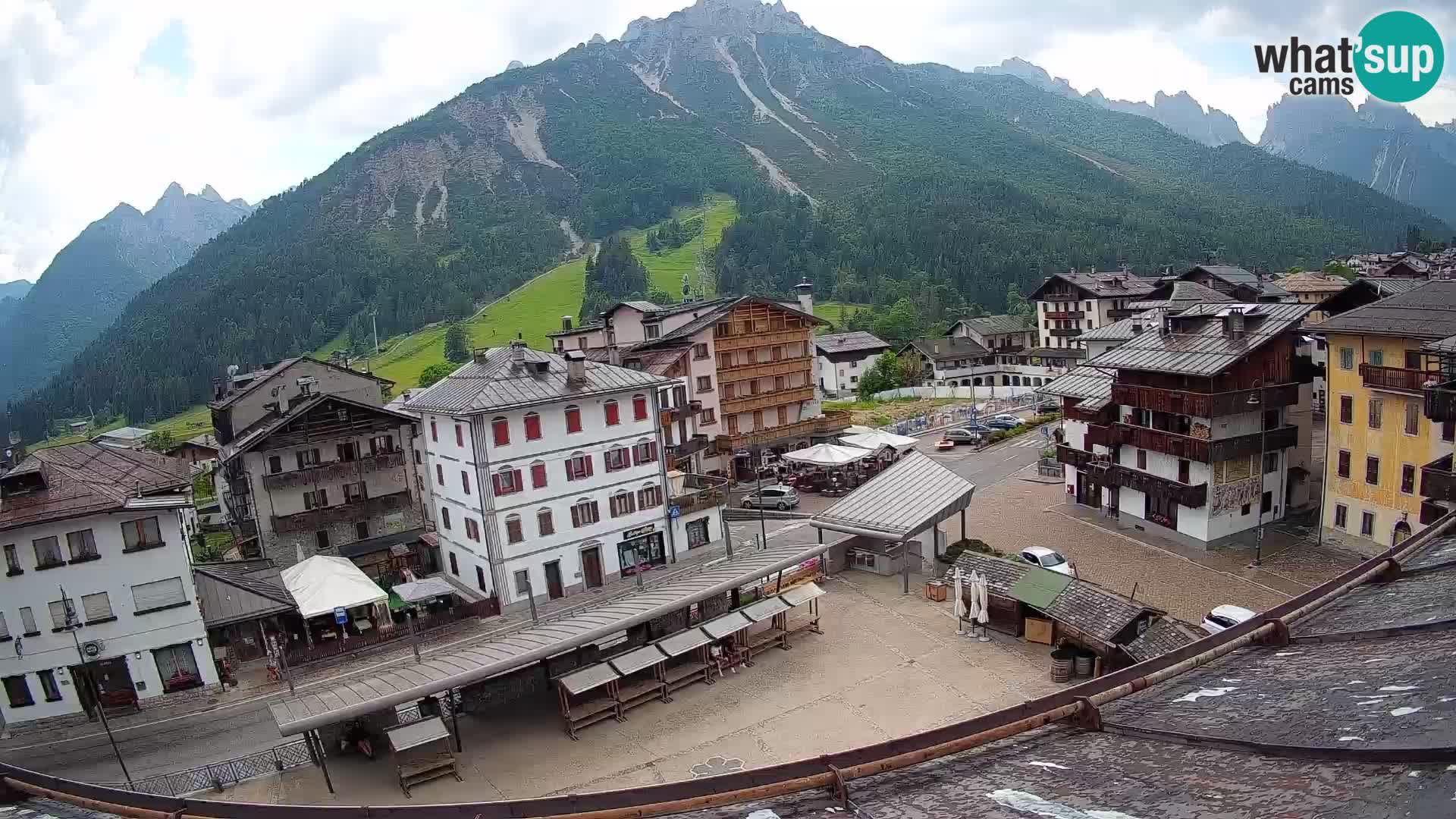 Plaza principal de Forni di Sopra