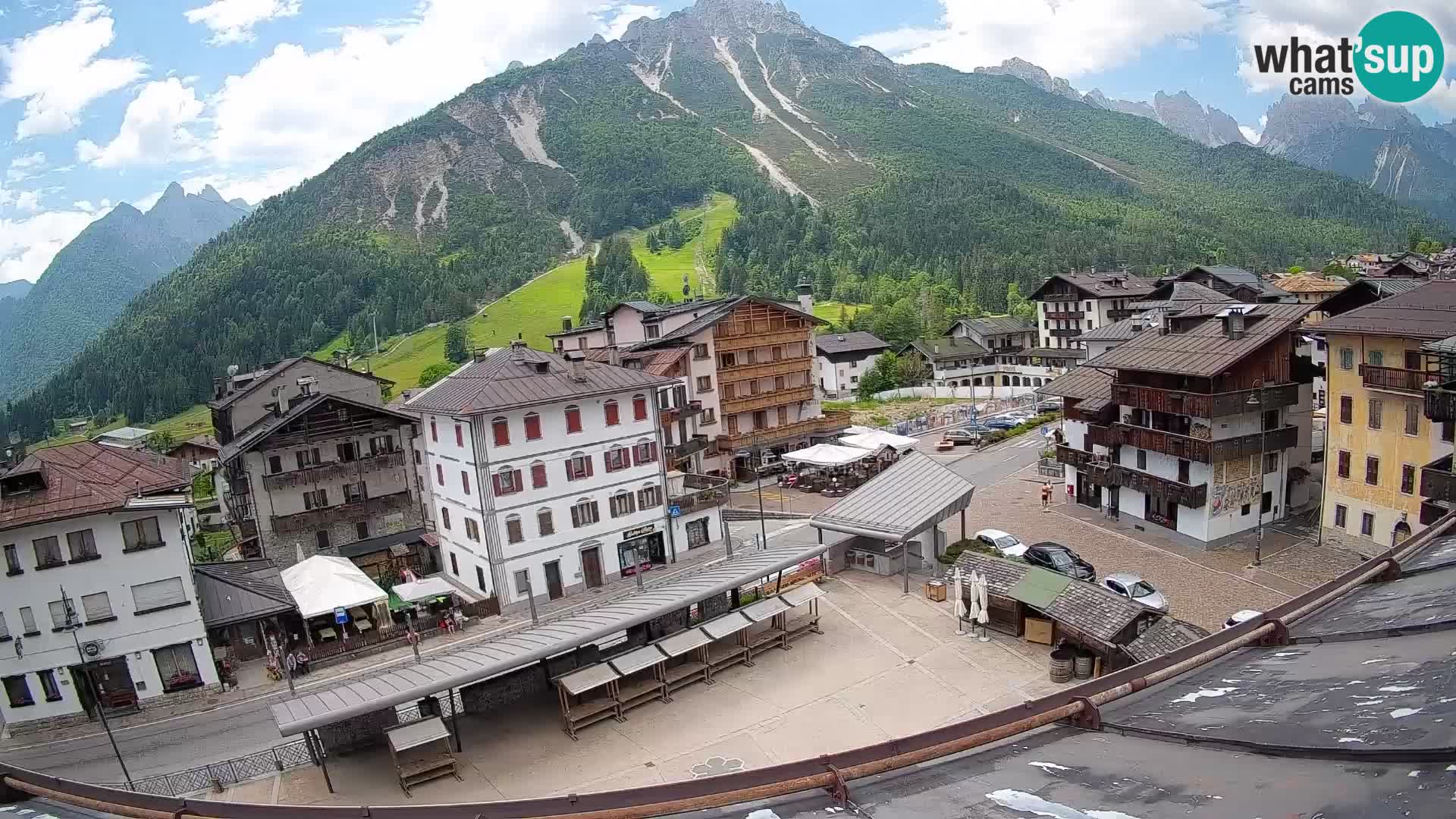 Plaza principal de Forni di Sopra