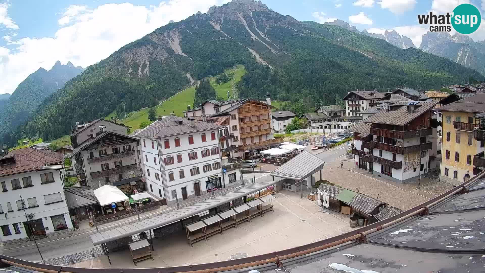 Piazza centrale di Forni di Sopra