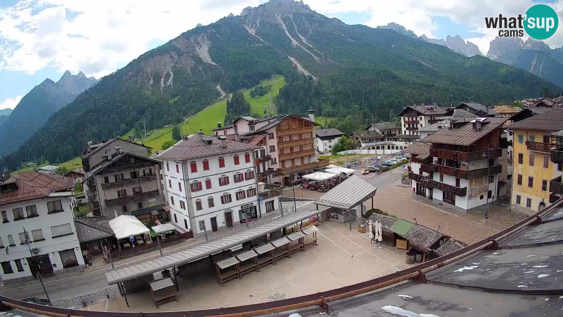 Piazza centrale di Forni di Sopra