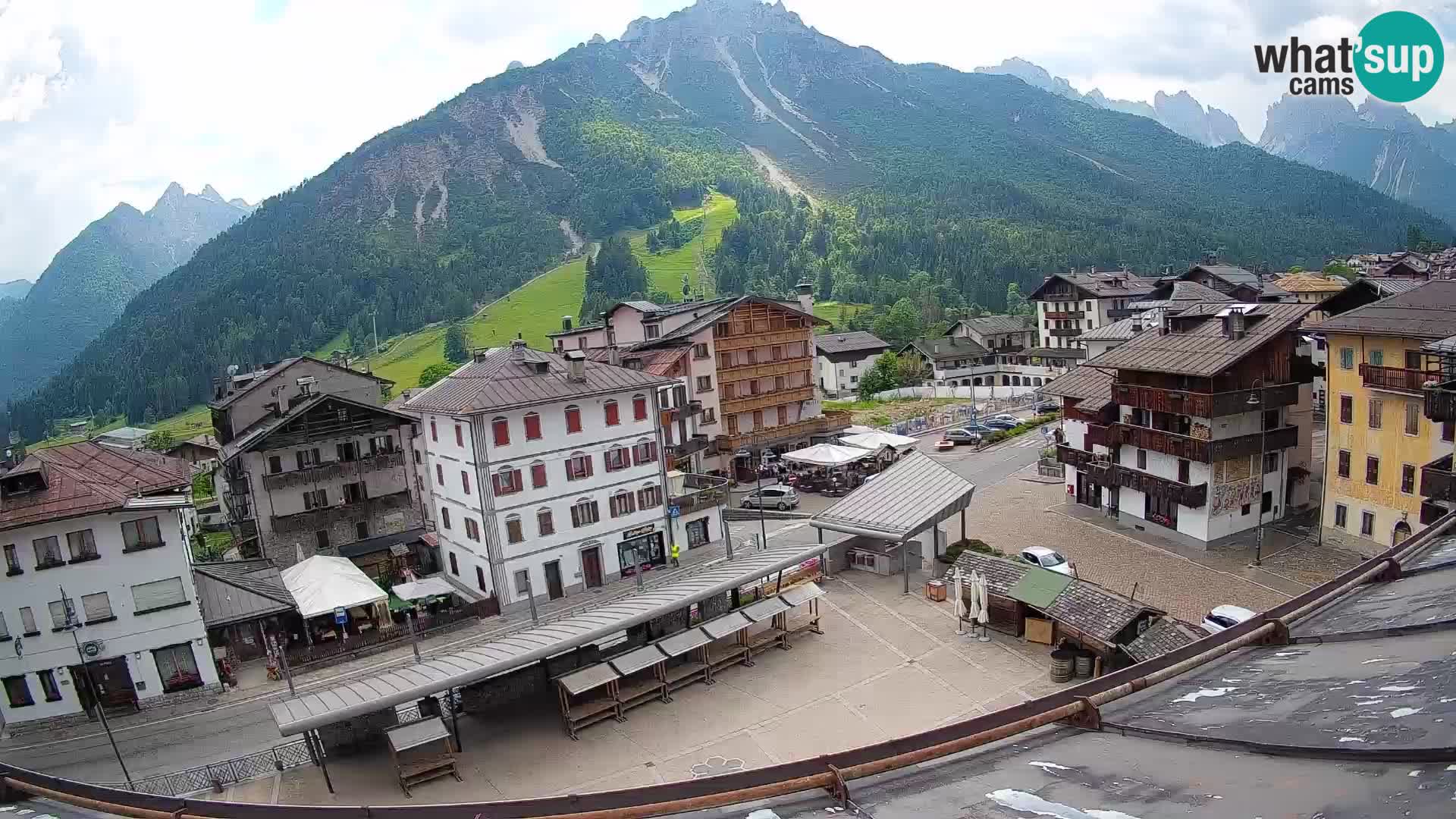 Plaza principal de Forni di Sopra