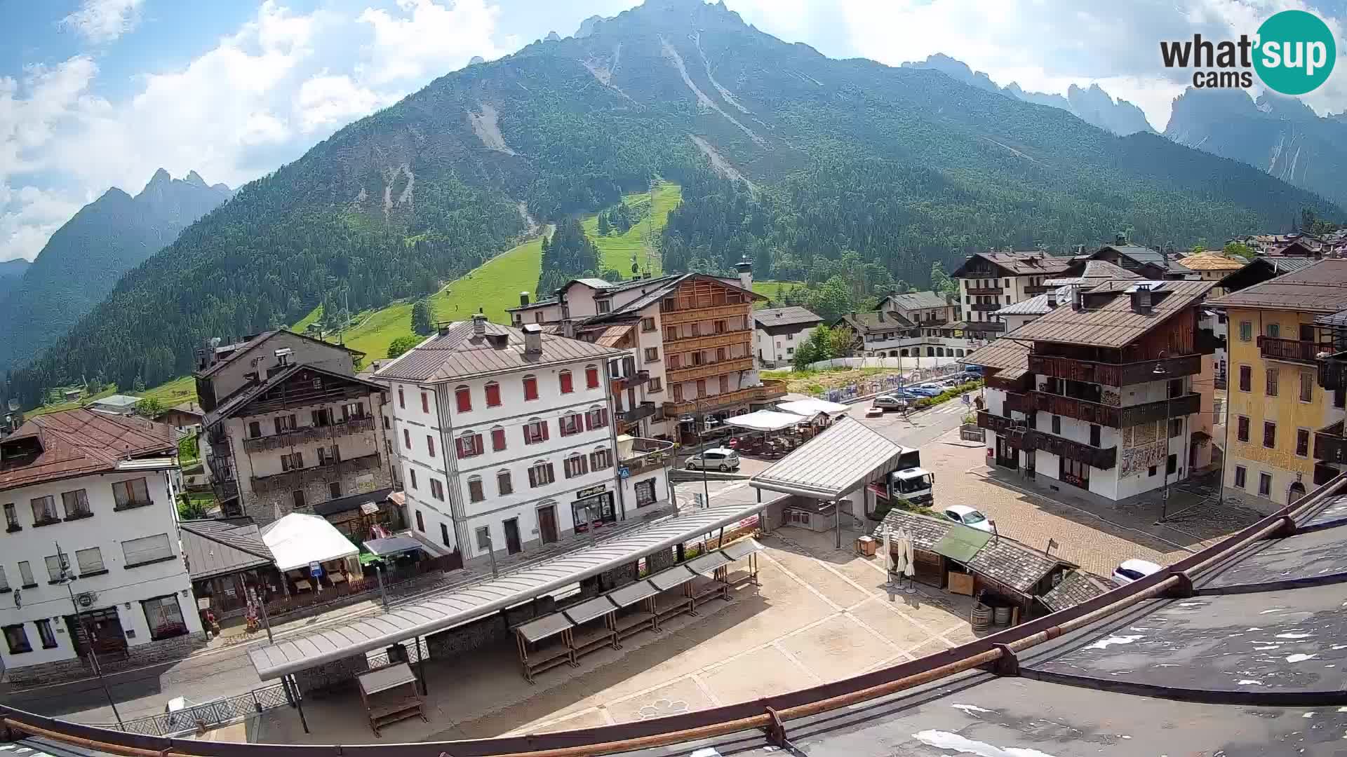 Hauptplatz von Forni di Sopra