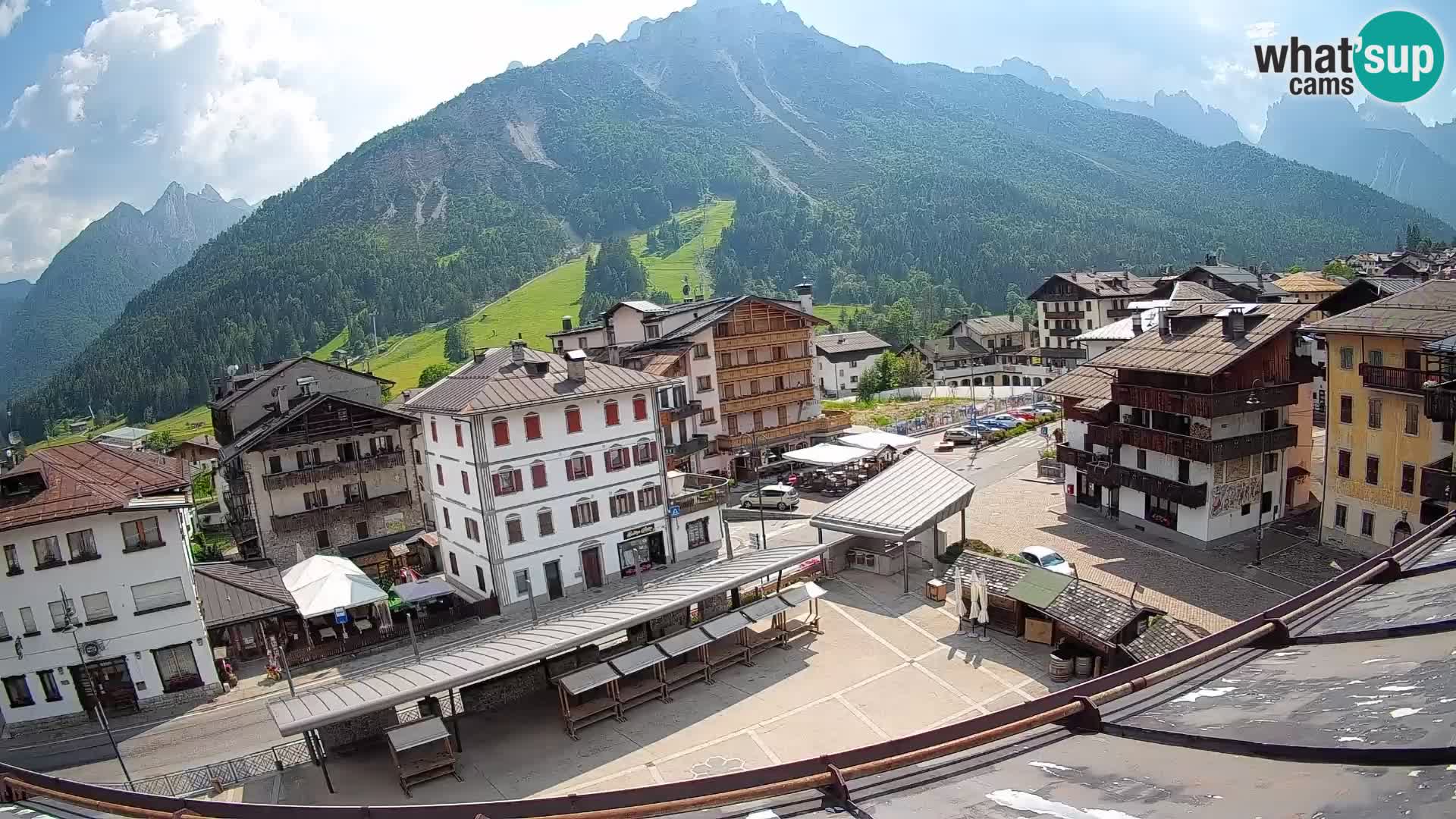 Plaza principal de Forni di Sopra