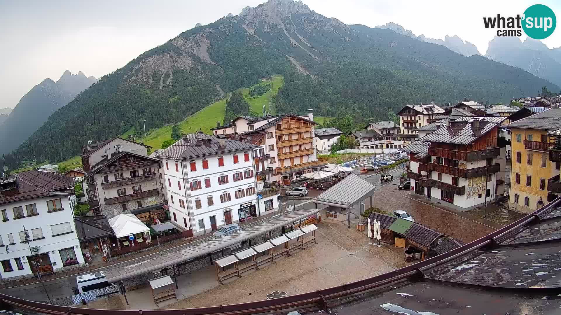 Piazza centrale di Forni di Sopra