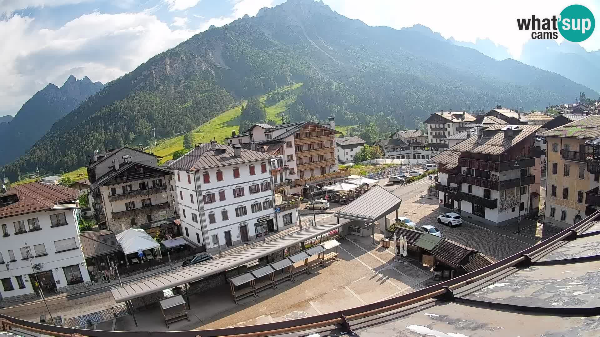 Plaza principal de Forni di Sopra